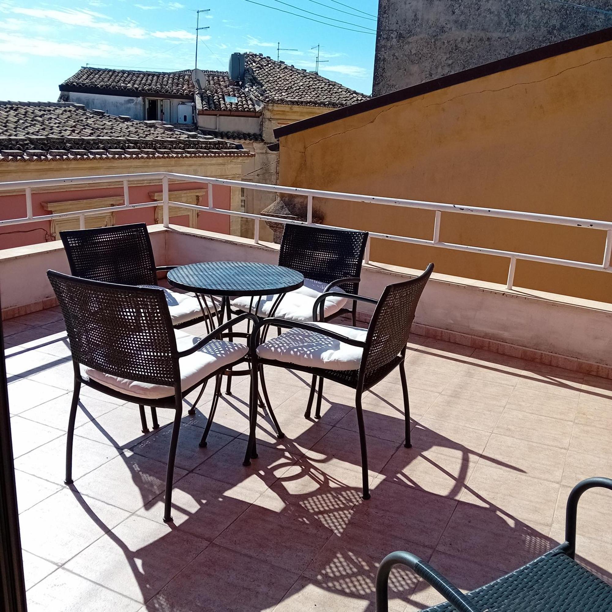 Happy Holiday Palazzolo Acreide Exterior foto